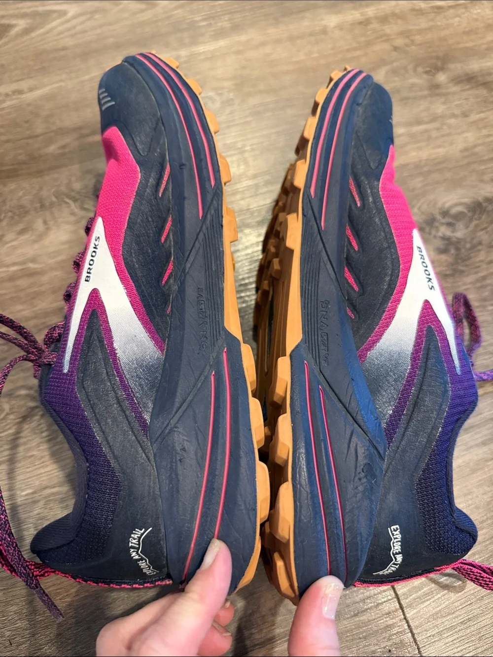 Brooks Womens Cascadia 16 Navy Pink Trail Athletic Training Sneakers Size 9.5